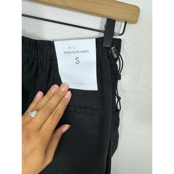 Bershka Parachute Pants Black - Picture 5 of 13